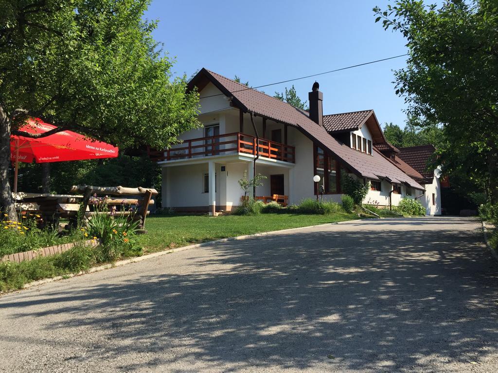 House Samardzic Hotel Jezerce Ngoại thất bức ảnh