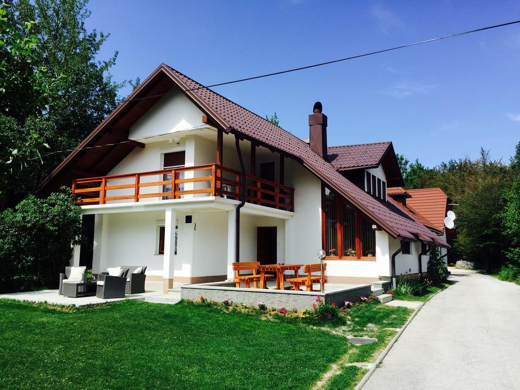House Samardzic Hotel Jezerce Ngoại thất bức ảnh